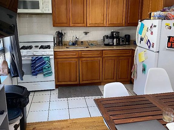 4th image of 120 Leonard St APT 1