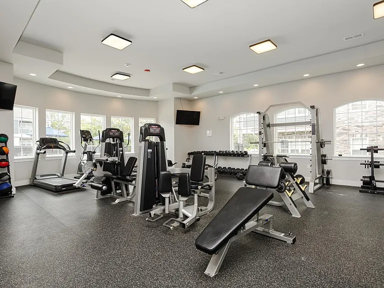 The Pointe at Five Oaks — Photo 9