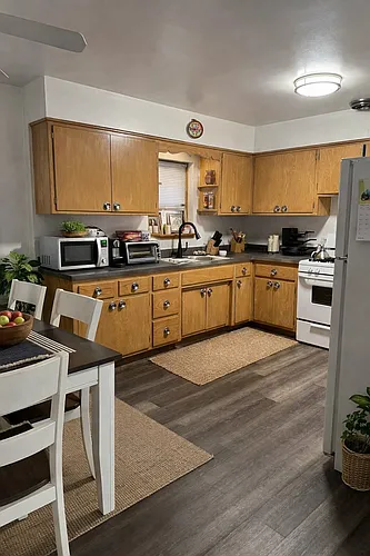 5821 W Montrose Ave #1R Photo 1