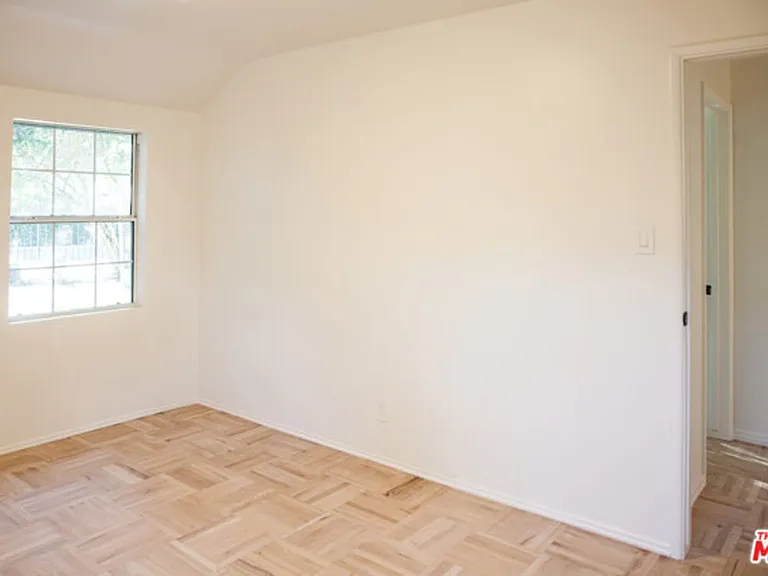 6905 Costello Ave — Photo 11