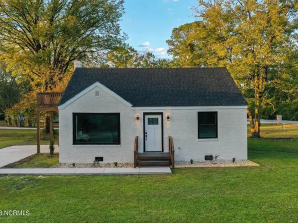 201 Riverside Drive, New Bern, NC 28560