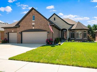 15334 Piermont Dr, Macomb, MI 48042