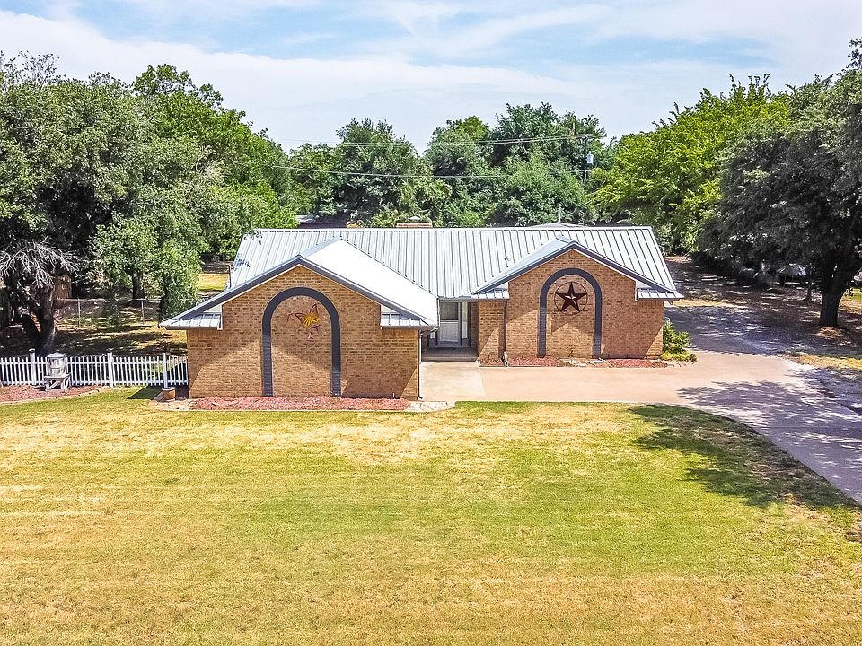 1st image of 131 Southwood Dr