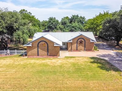 131 Southwood Dr, Burleson, TX, 76028
