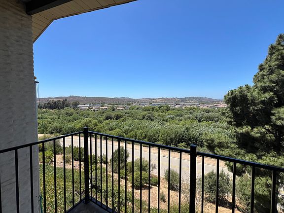 5th image of 31362 Club Vista Dr