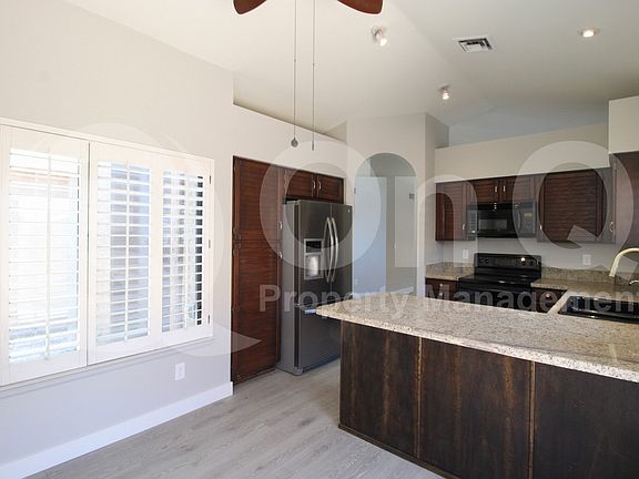 4th image of 15845 N 51st St