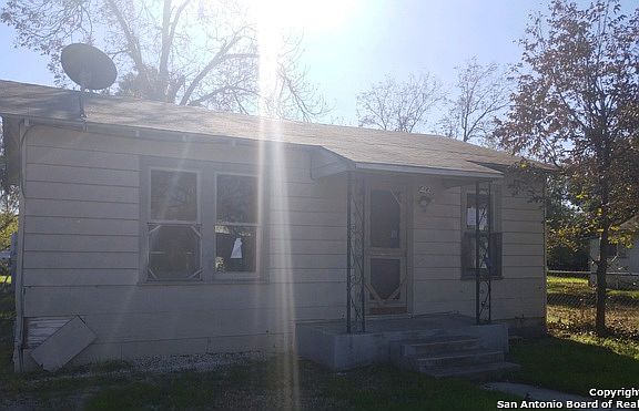 2nd image of 422 Sylvia Ave