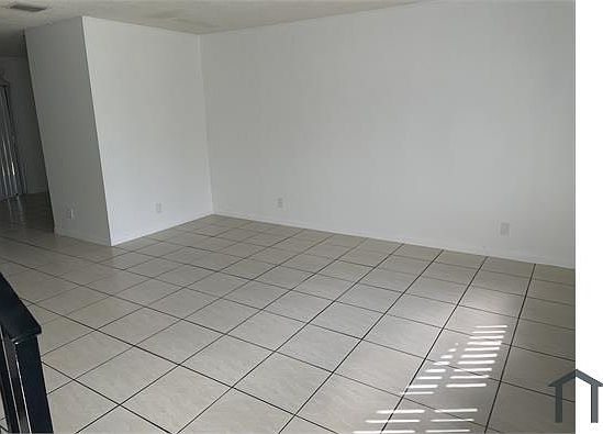 3rd image of 11691 NW 45th St