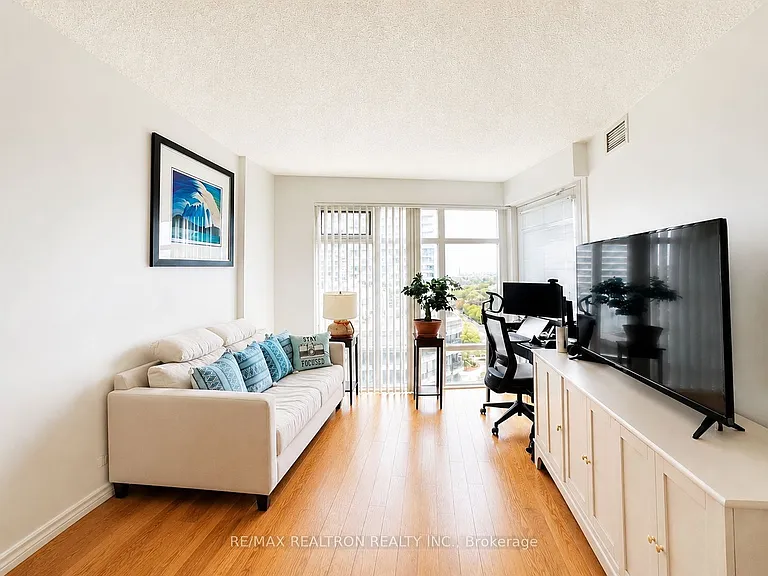 2181 Yonge St #2001 — Photo 7
