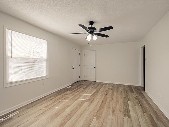 5th image of 231 Springdale Ave