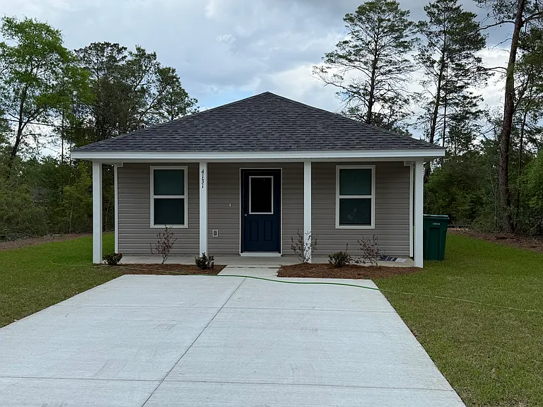 4131 Pinehurst Ave — Photo 1