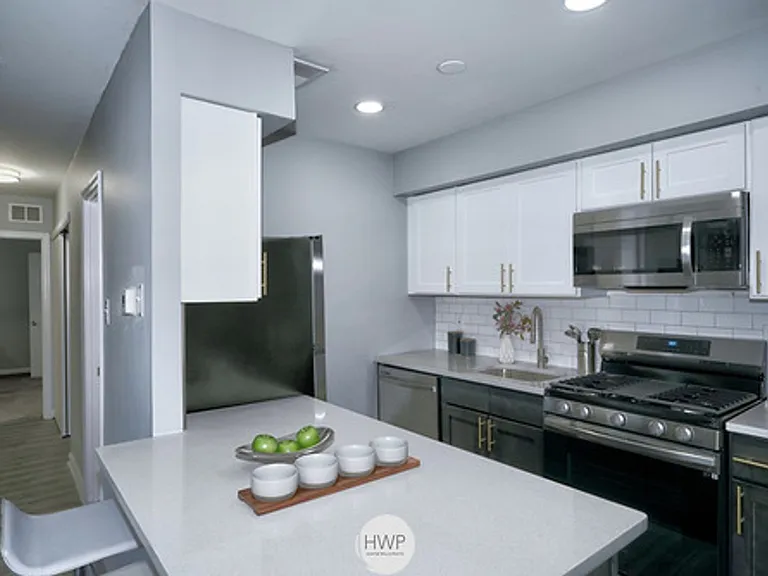 Edge at Greentree — Photo 22