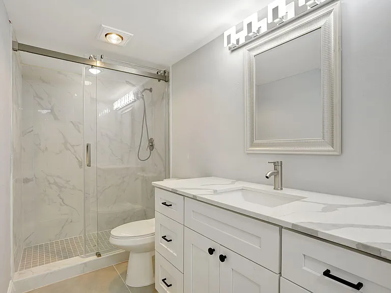 2202 Lucaya Bnd #G2 — Photo 19