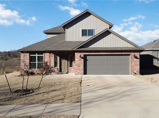 1271 Bootleg Rd, Centerton, AR 72719