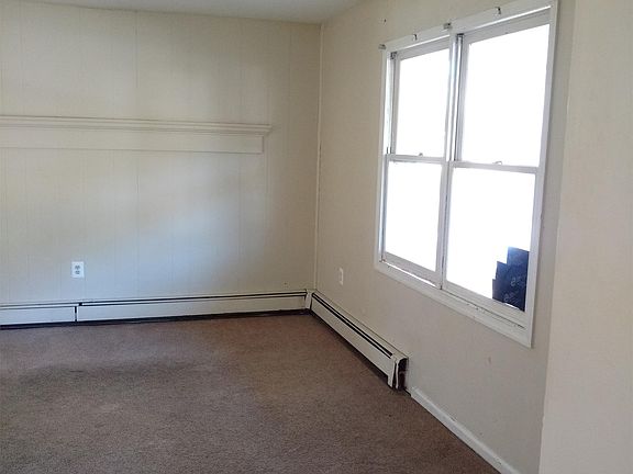 3rd image of 1021 Franklin St