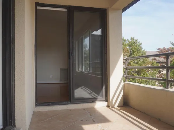 6060 California Cir APT 609, Rockville, MD 20852