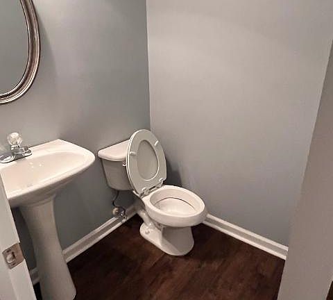 4th image of 375 Laurelton Cir