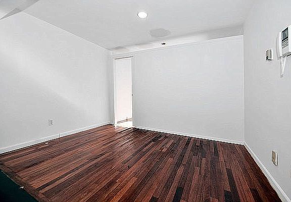 5th image of 134 Allen St #15A