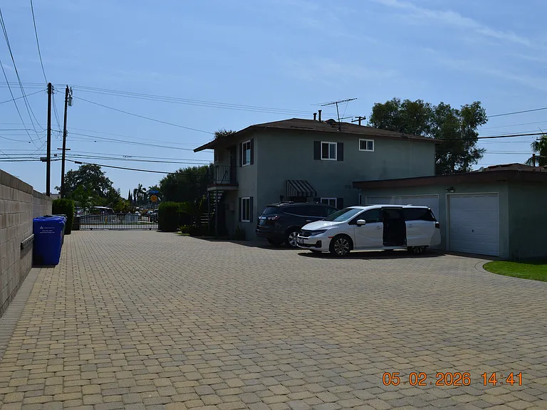 14233 Broadway — Photo 3