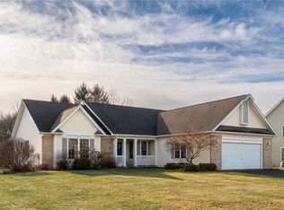 21 Acorn Valley Trl, Rochester, NY 14624