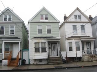438 S 16th St, Newark, NJ 07103