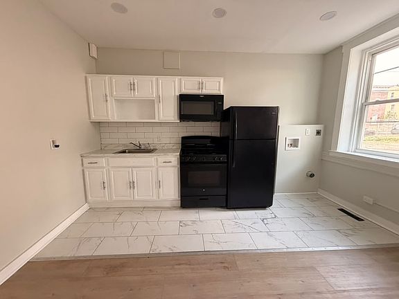 2nd image of 176 Frank St #1B