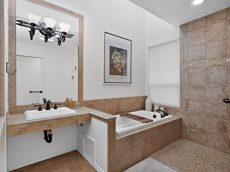 9735 Village Green Dr NE — Photo 27