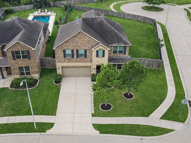 9651 Thimbleweed Dr — Photo 3