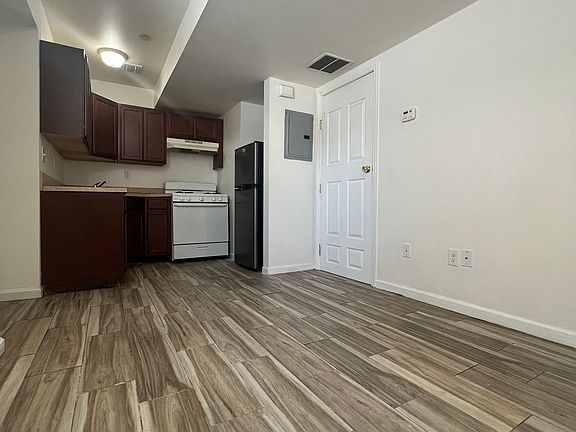 5th image of 29 Bayonne Ct #1F
