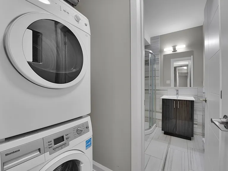 59 Russell Ave #4 — Photo 21
