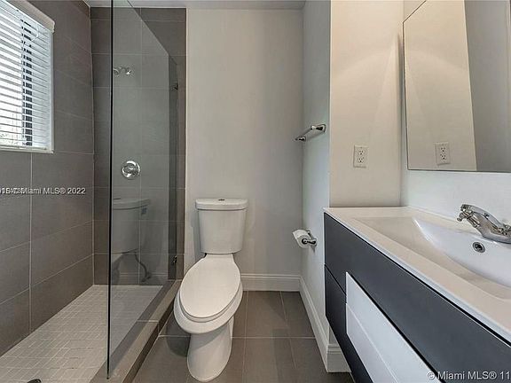 5th image of 473 Mendoza Ave APT 6