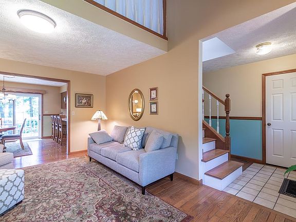 3rd image of 17533 Mahogany Dr