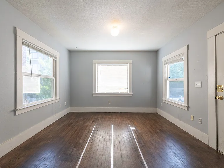 1404 SE Madison St — Photo 10