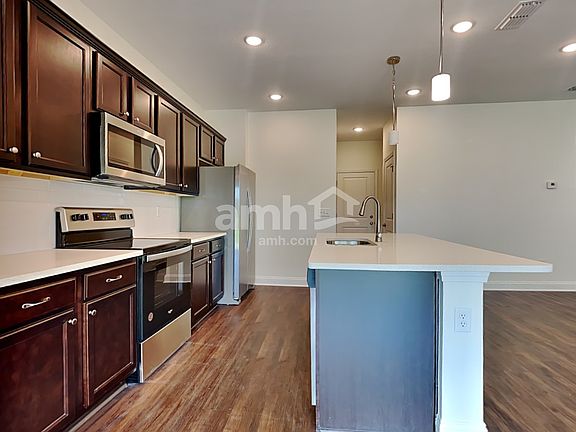 4th image of 531 Onate Cir