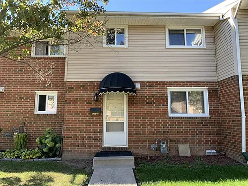 9394 Esplanade Dr #3 Photo 1