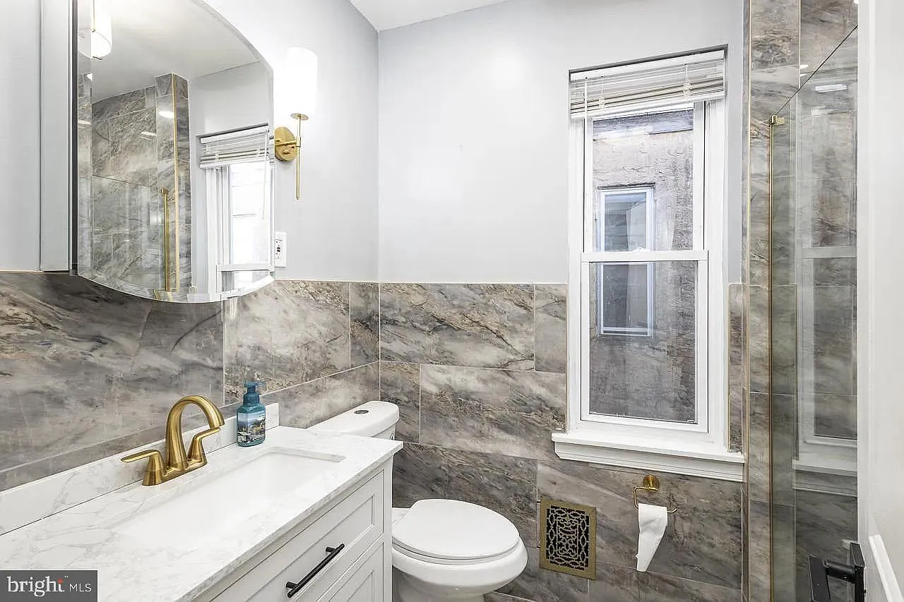 1 bed, 1.0 bath, 1190 sqft, $1,300 — Photo 3