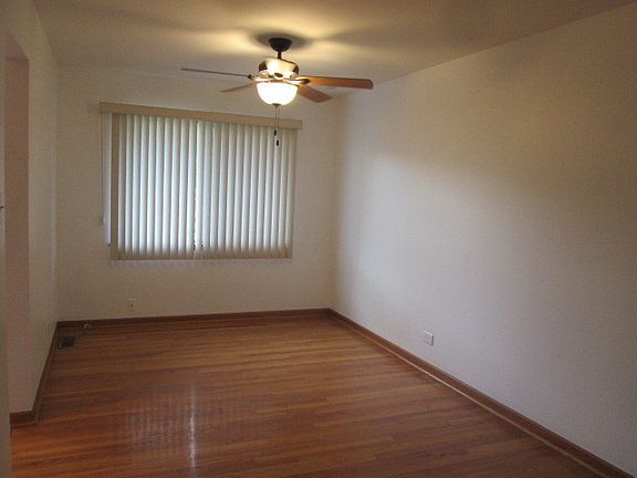 5th image of 508 Illinois St