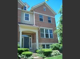 5568 Cloverdale Rd, Hanover Park, IL 60133