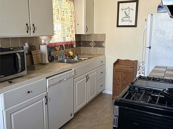 5th image of 20849 87th St