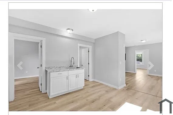 3 bed, 1087 sqft, $2,300 — Photo 1
