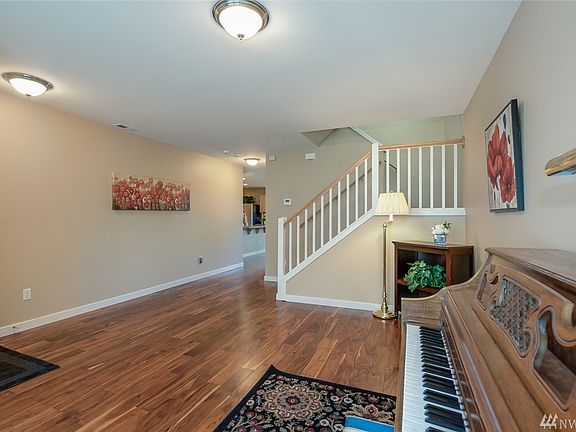 4th image of 8830 228th Way NE
