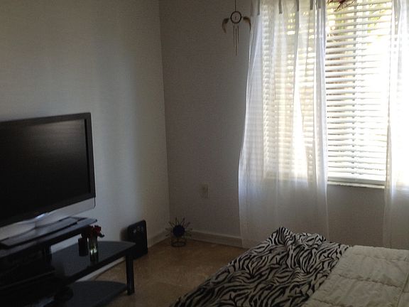 5th image of 18107 Glenmoor Dr