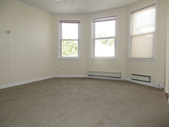 5th image of 394 Port Richmond Ave APT 1