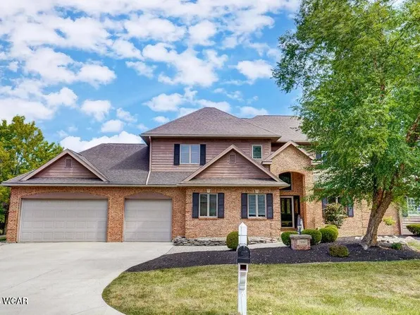 2992 Autumn Leaves Ct, Lima, OH 45805