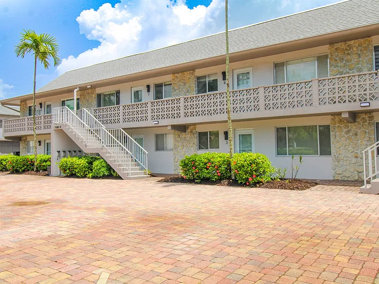 1686 Blue Point Ave #B7 — Photo 3