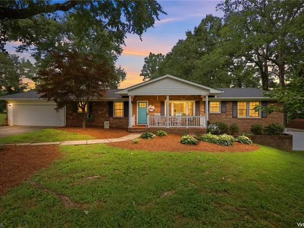 1008 Augusta Ct, Kernersville, NC 27284