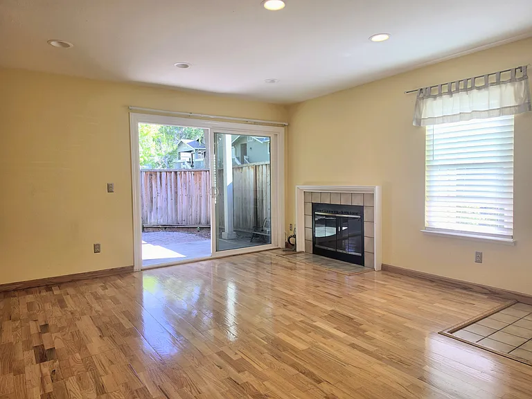 4960 Conway Ter — Photo 3