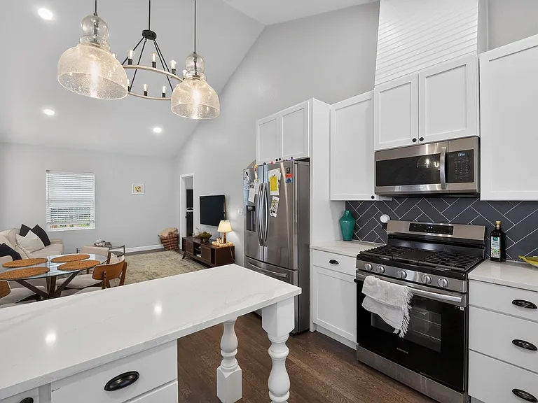 2615 W Caithness Pl — Photo 7