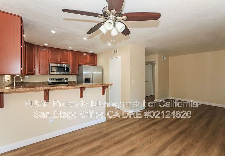 11317 Avenida De Los Lobos #E — Photo 8