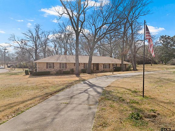 2nd image of 416 Dogwood Ln